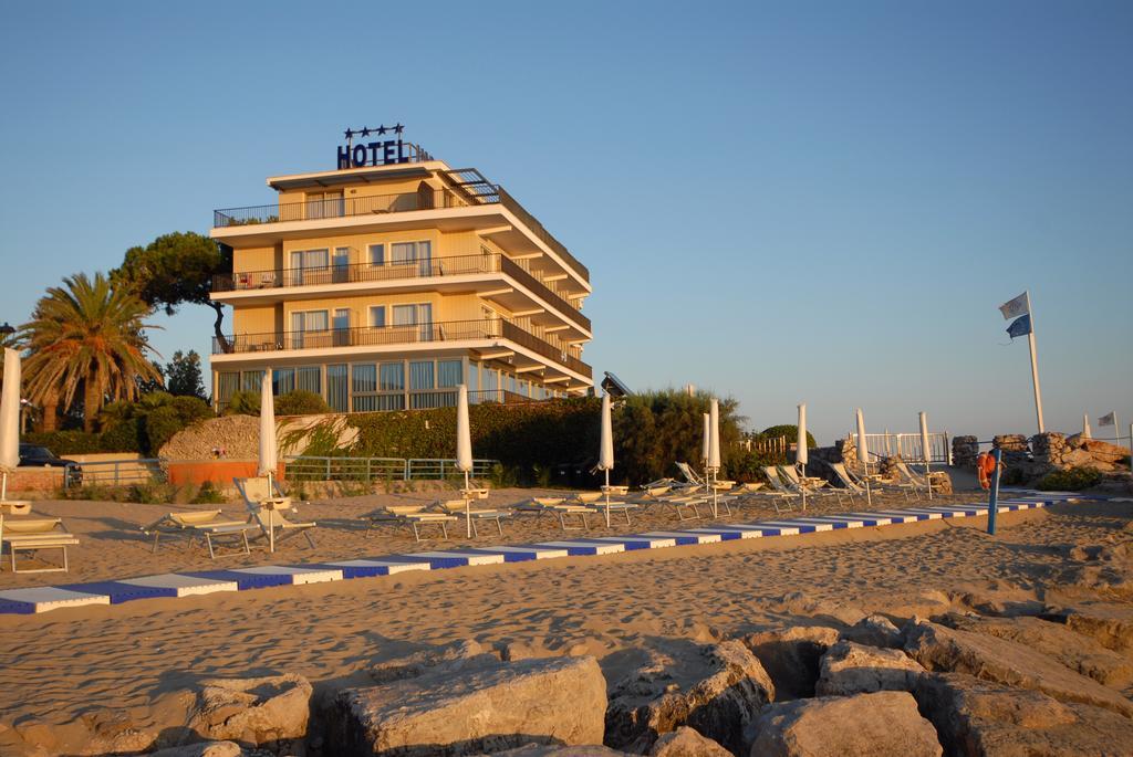 טרצ'ינה Grand Hotel L'Approdo מראה חיצוני תמונה